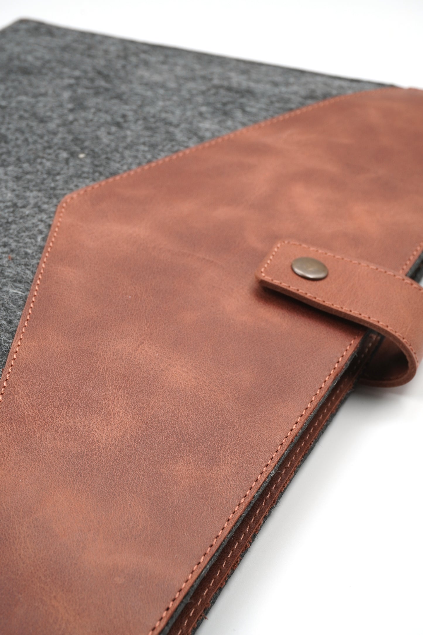 Felt and Genuine Leather 13-14 Inch Notebook & Tablet Organizer